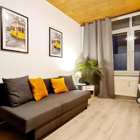 Elena Flat Sonnenblumen Zentrum Duisburgo