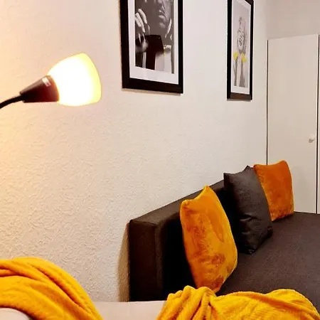 Elena Flat Sonnenblumen Zentrum * Дуйсбург