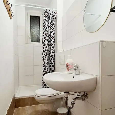 Elena Flat Sonnenblumen Zentrum * 杜伊斯堡