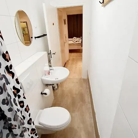 Elena Flat Sonnenblumen Zentrum Дуйсбург