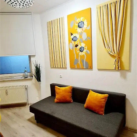 Апартаменты Elena Flat Sonnenblumen Zentrum Дуйсбург