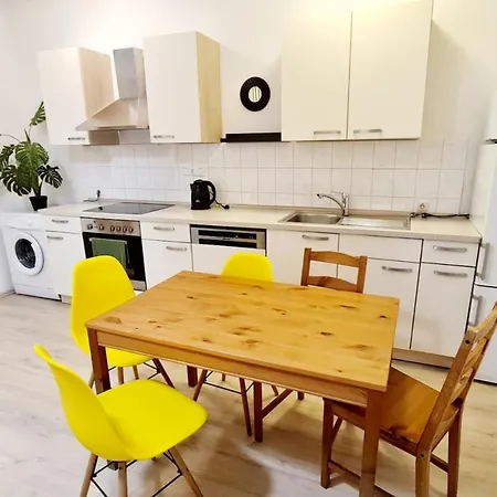 Elena Flat Sonnenblumen Zentrum Apartment