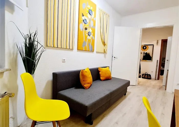 Elena Flat Sonnenblumen Zentrum